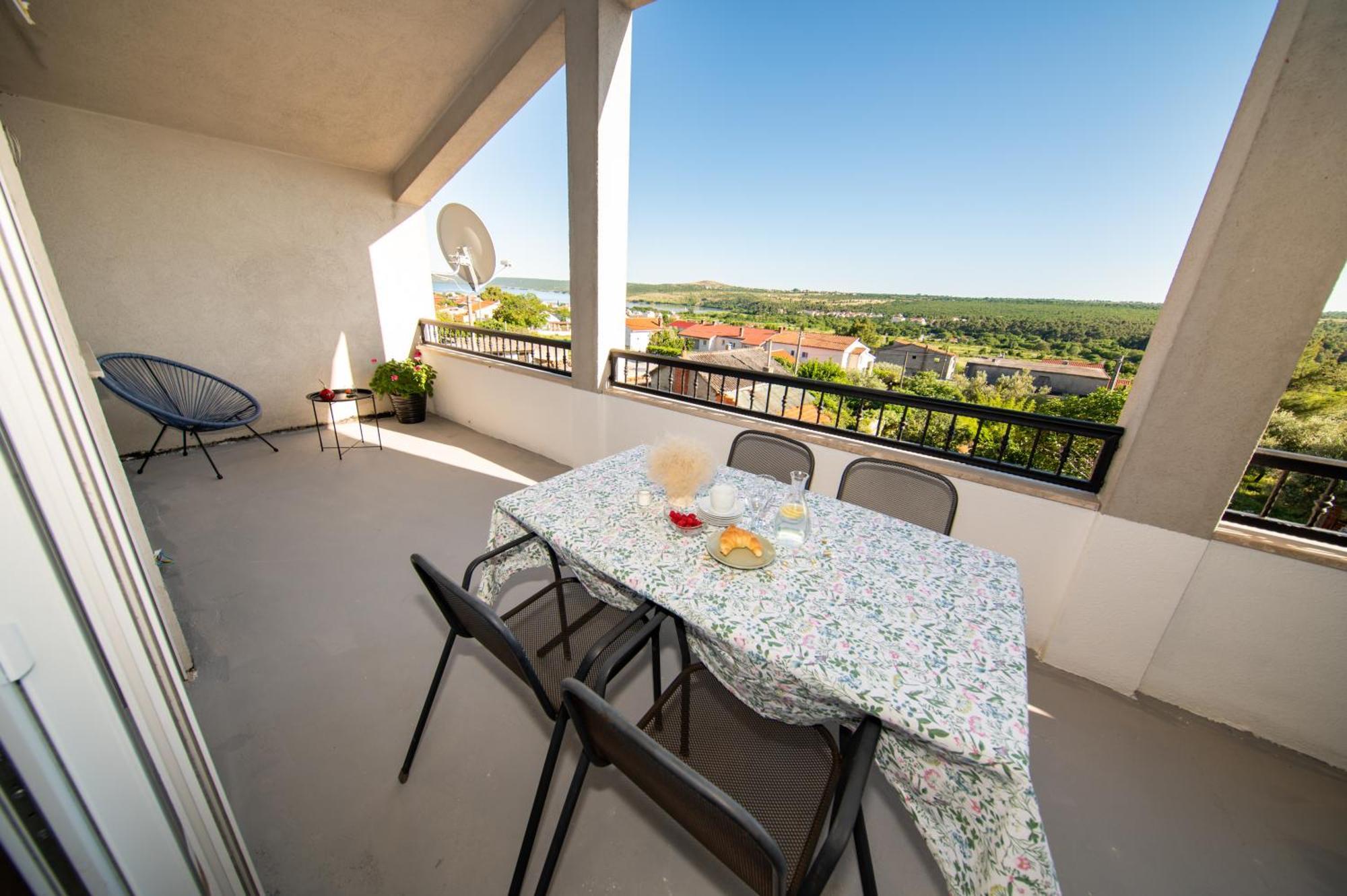 Veliki Apartman Petra Posedarje Kültér fotó